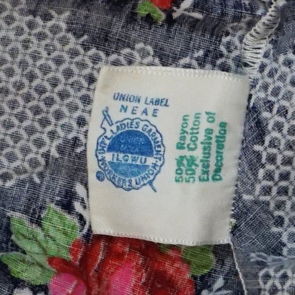 Vintage Late 1960s/Early 1970s Peasant Dress w Tie Included - Picture 9 of 9